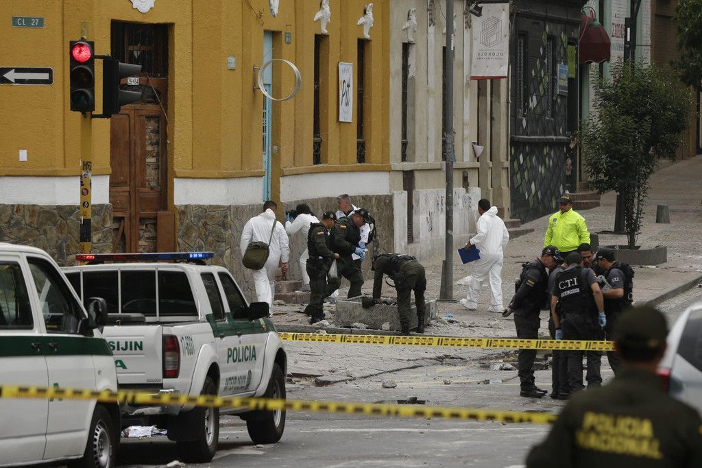 CORRECTION_Colombia_Explosion_70675.jpg