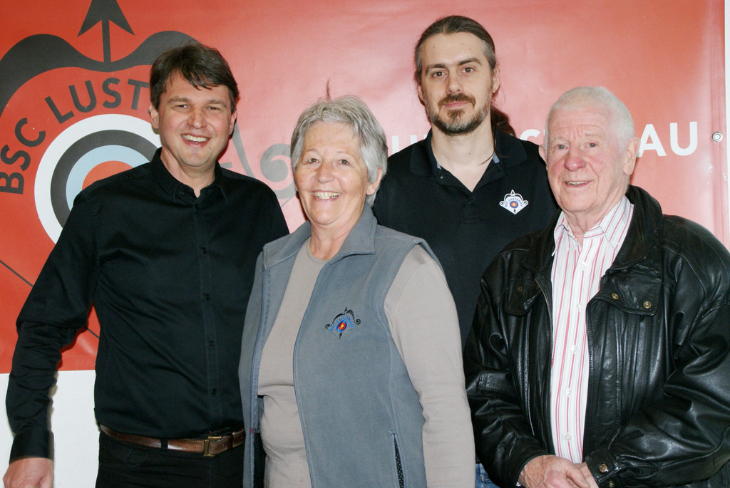 v_li_ Bgm_ Kurt Fischer_ Obfrau Stv_ BSC Burga M__ser_ Harald Tomio Obmann_ Helmut M__ser Trainer.JPG