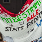 Eat the rich_ Opernballdemo 2017 - 23_02_2017 _13 von 55_.jpg