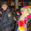 Eat the rich_ Opernballdemo 2017 - 23_02_2017 _34 von 55_.jpg
