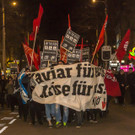 Eat the rich_ Opernballdemo 2017 - 23_02_2017 _45 von 55_.jpg