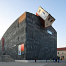 buildings-that-seemingly-could-collapse-in-a-second-06.jpg