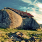 buildings-that-seemingly-could-collapse-in-a-second-12.jpg