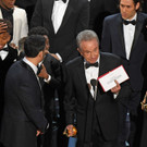 Warren Beatty sorgen f__r die __berraschung des Abends bei den Oscars AP.jpg