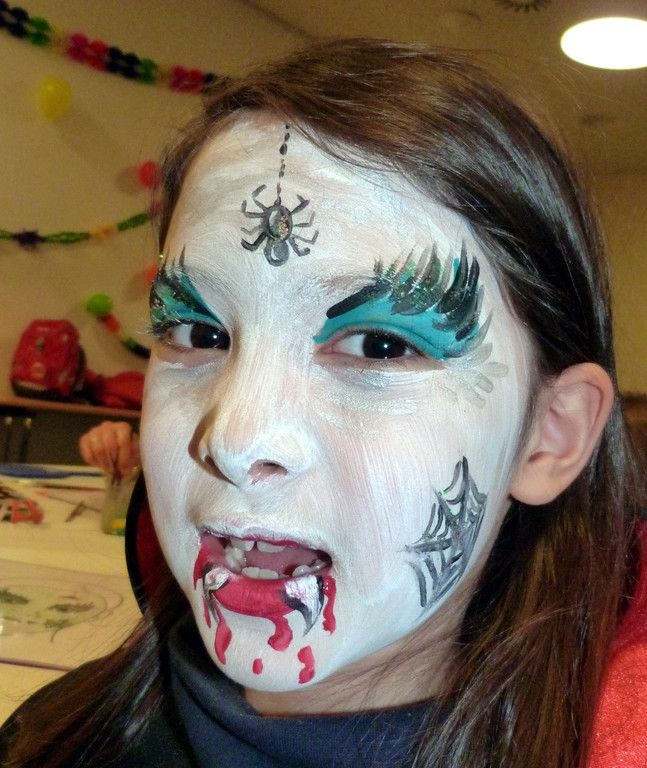 Facepainting-SandraSchneider.jpg