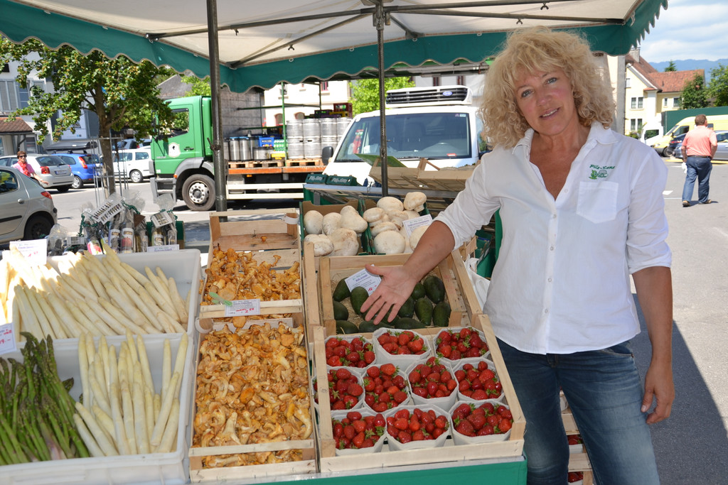 Wochenmarkt am Garnmarkt - Kopie.JPG