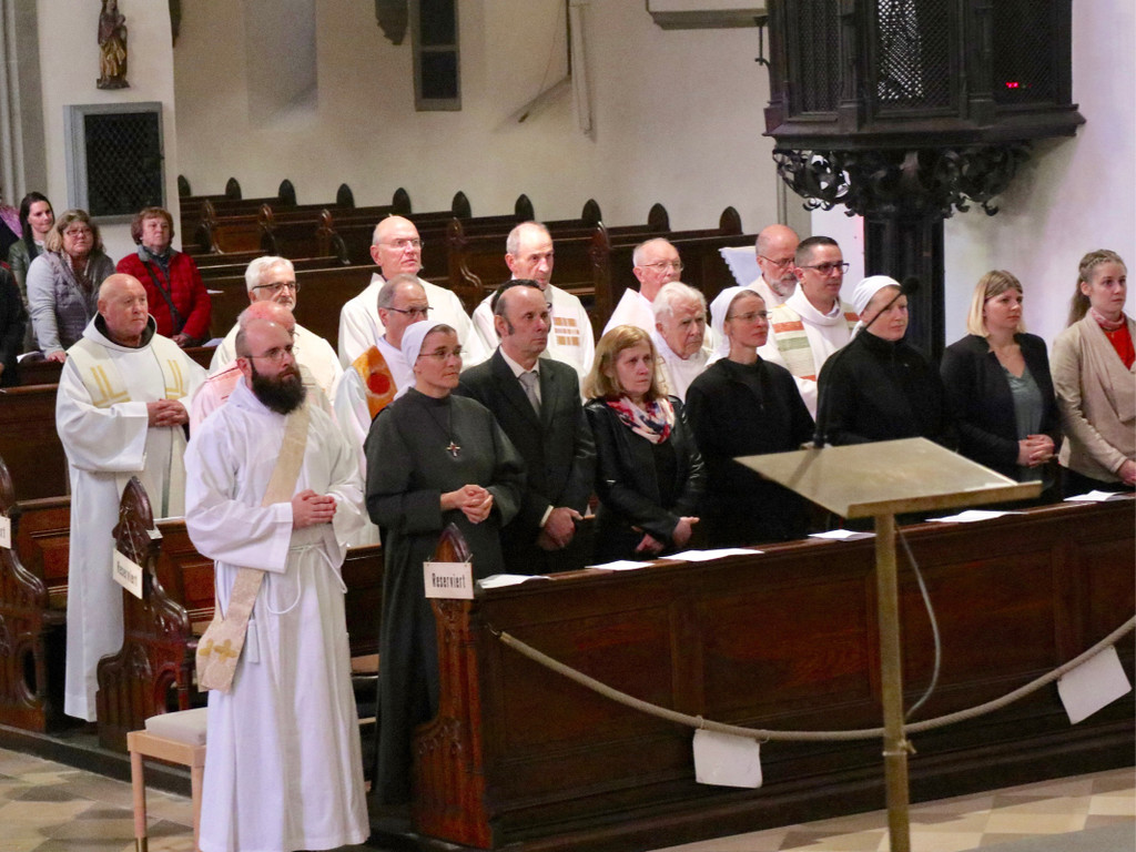 KOE_Priesterweihe Dariusz Radziechowski 20.jpg