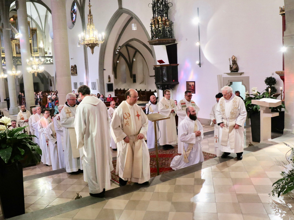 KOE_Priesterweihe Dariusz Radziechowski 29.jpg