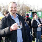 Auch Rainer Siegele feierte mit den Kindern am Funkenplatz.JPG