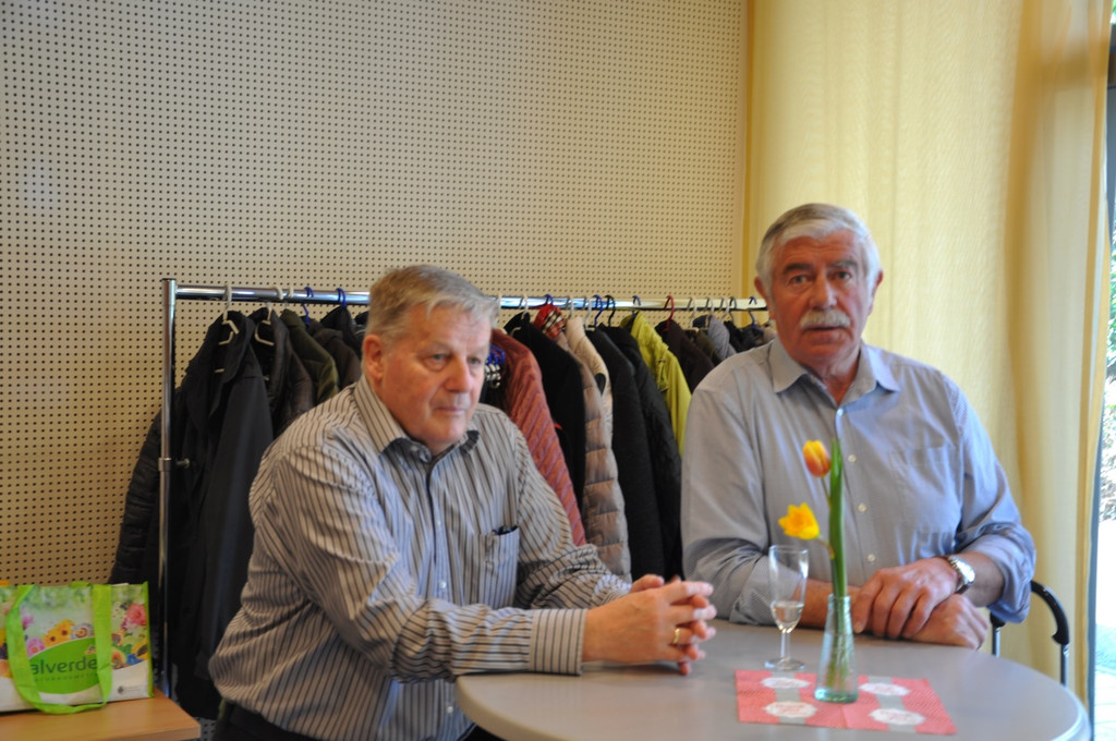 und gleich daneben 2 Vorstandsherren.jpg