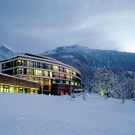 Kempinski Hotel Berchtesgaden_Au__enansicht bei D__mmerung.jpg