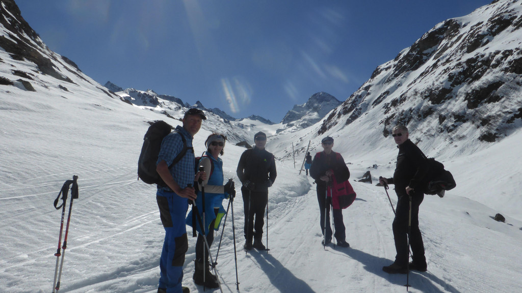 P1220536 rechts hinten Piz Buin.JPG