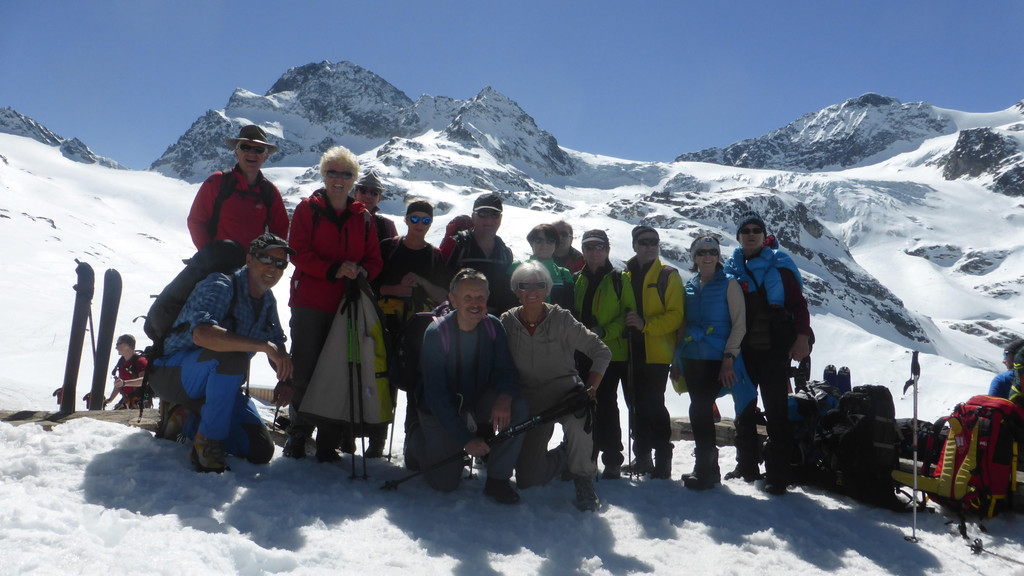 P1220569 Gruppe bei Wiesbadner H__tte.JPG