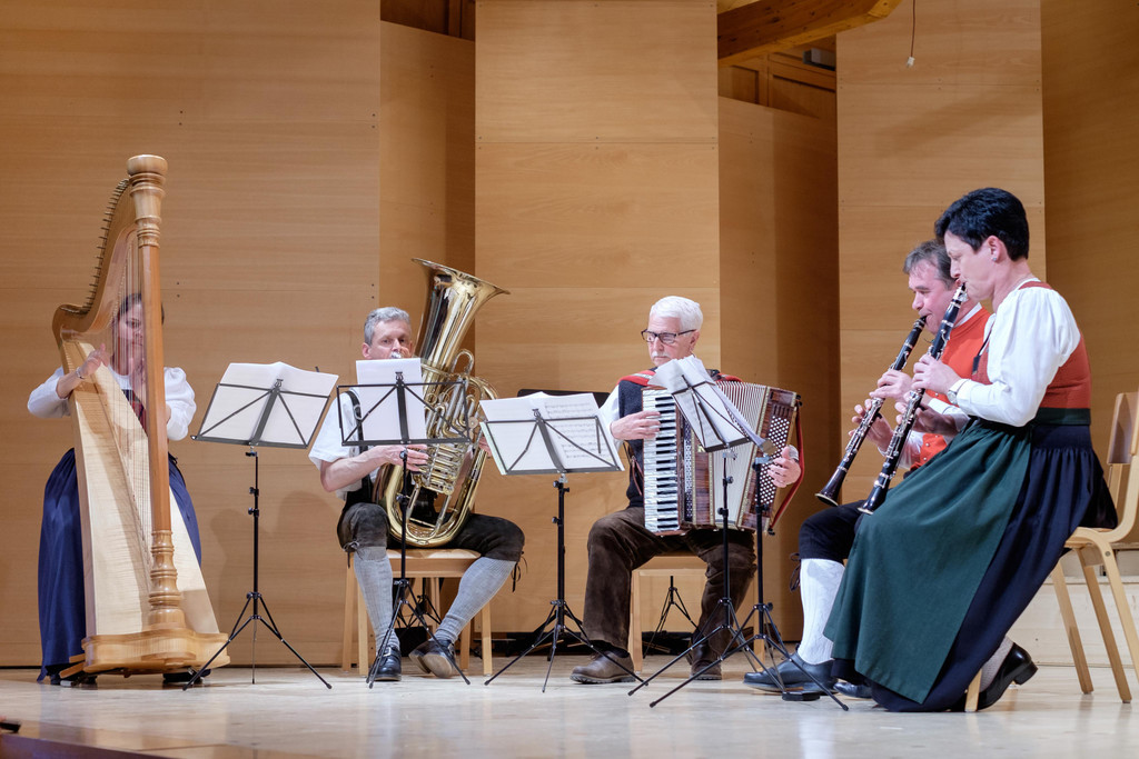 1703-Volksmusik-148 Lehrerensemble.jpg