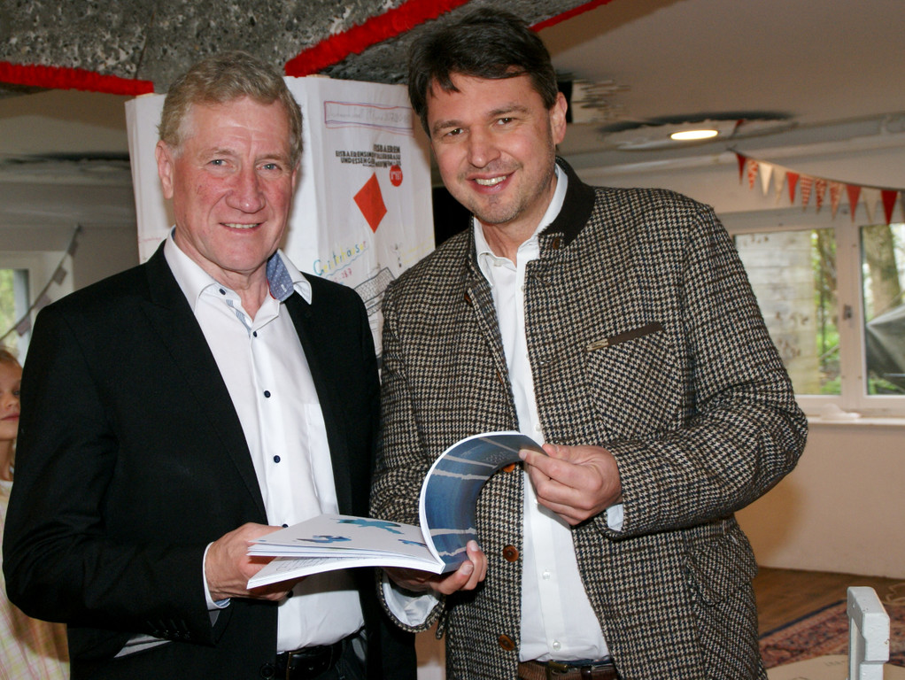 LR Erich Schw__rzler_ Kurt Fischer.JPG