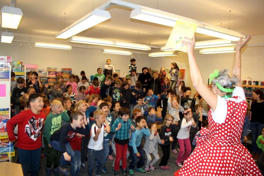 Lesetag Volksschule B CLOWNTHEATER 06-04-2017 _3_.JPG