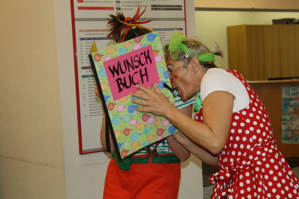 Lesetag Volksschule B CLOWNTHEATER 06-04-2017 _16_.JPG