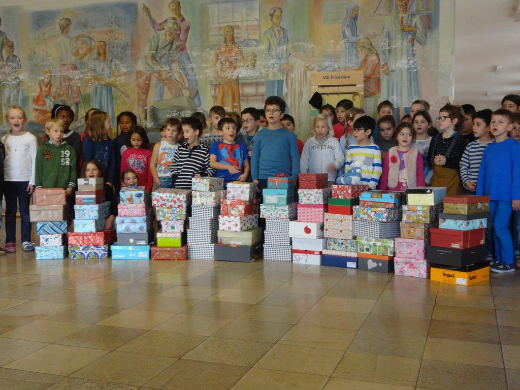 Weihnachten im Schuhkarton 2016.jpg