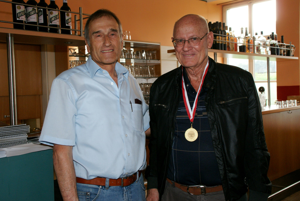 Hermann Mittelberger _re__ durfte sich __ber Gold freuen.JPG