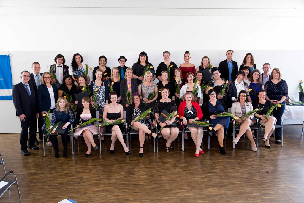 Abschluss Pflegeassistenz_Gruppenfoto _1_.jpg