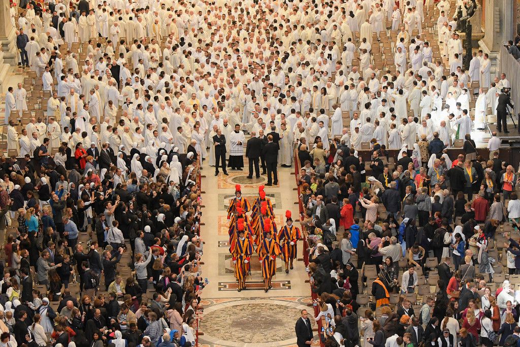 Vatican_Pope_Chrism_89049.jpg