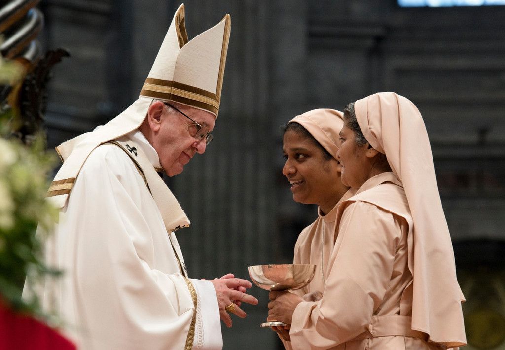 Vatican_Pope_Chrism_71646.jpg