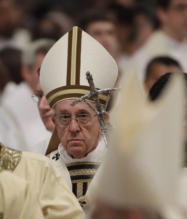 Vatican_Pope_Chrism_15390.jpg