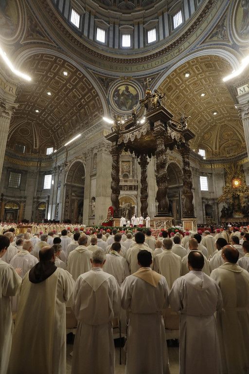 Vatican_Pope_Chrism_84561.jpg