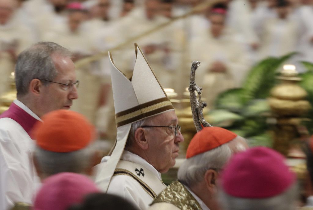 Vatican_Pope_Chrism_52564.jpg