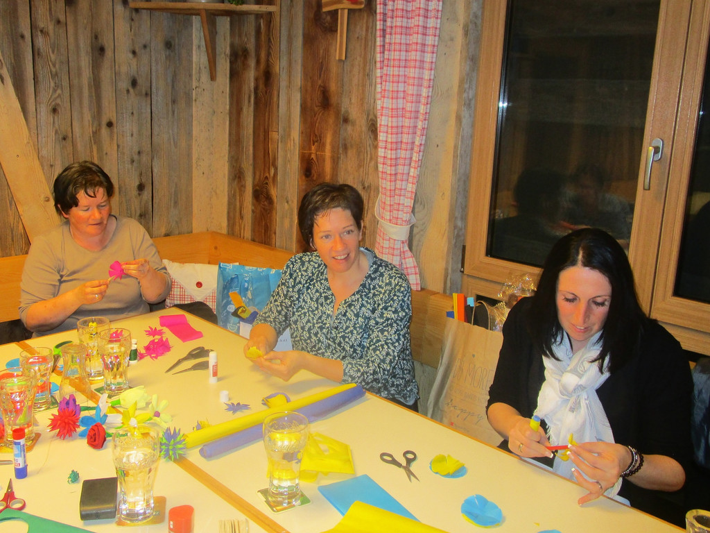 170323 2_ Blumen basteln Yvonne _1a_.jpg