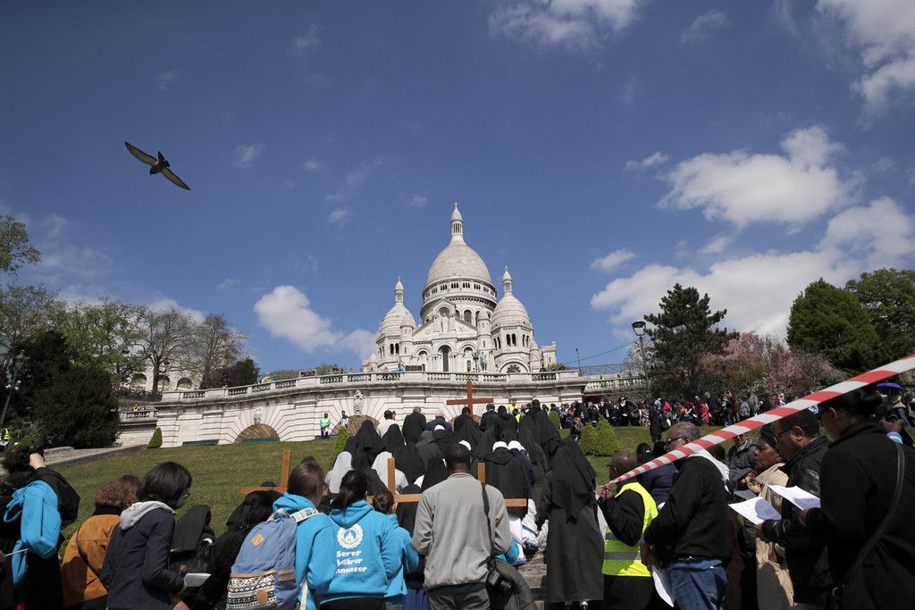 France_Good_Friday_78242.jpg