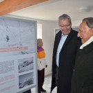Altlandeshauptmann Martin Purtscher und Landesstatthalter Karl-Heinz R__disser informierten sich bei der Ausstellung_.jpg