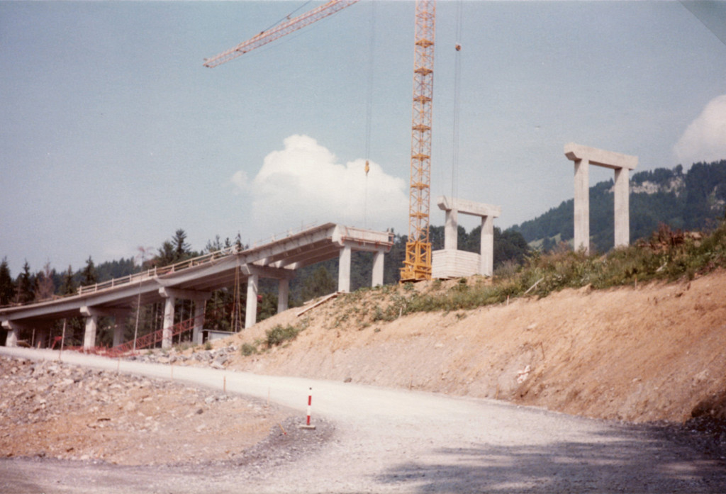 L73_Rainbergbr__cke_Aug1980_3__c_Land Vbg-Stra__enbau.jpg