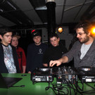 Die jungen DJs bei der Arbeit