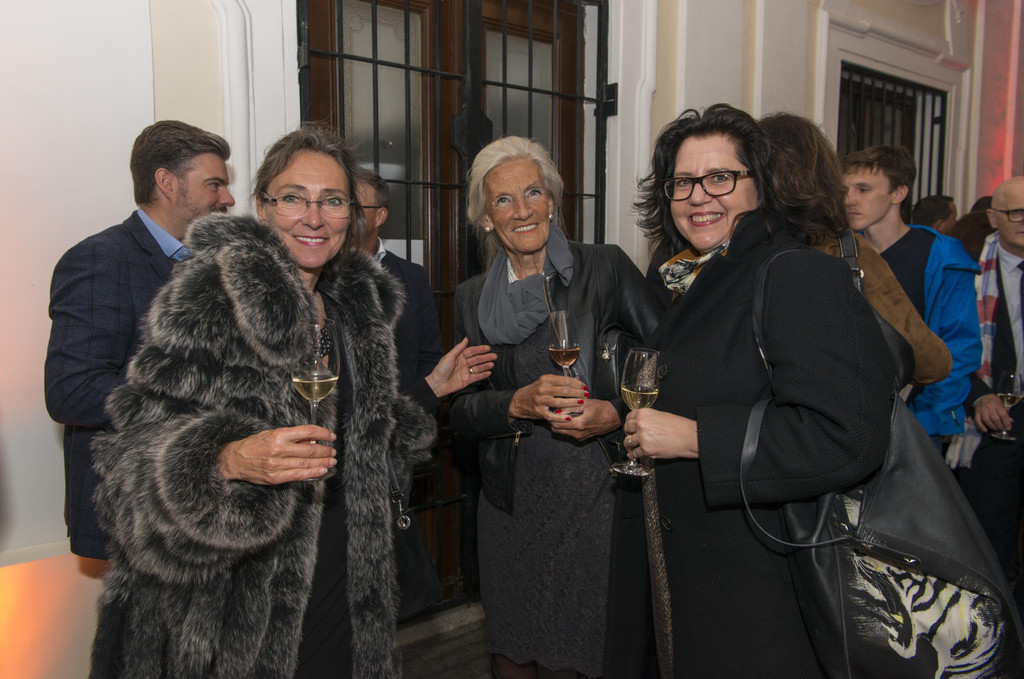 Gaeste__c_ Image by MAYBACH - ICONS OF LUXURY _20_.JPG