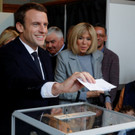 2017-04-23T084435Z_1029512956_RC14219CE560_RTRMADP_3_FRANCE-ELECTION-MACRON.JPG