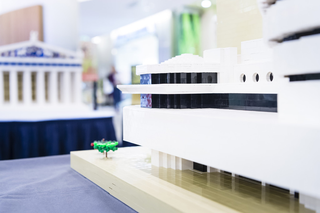 Guggenheim Museum Detail S6879.jpg