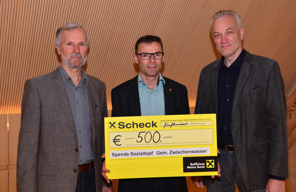 Scheck__bergabe 210317_1.JPG