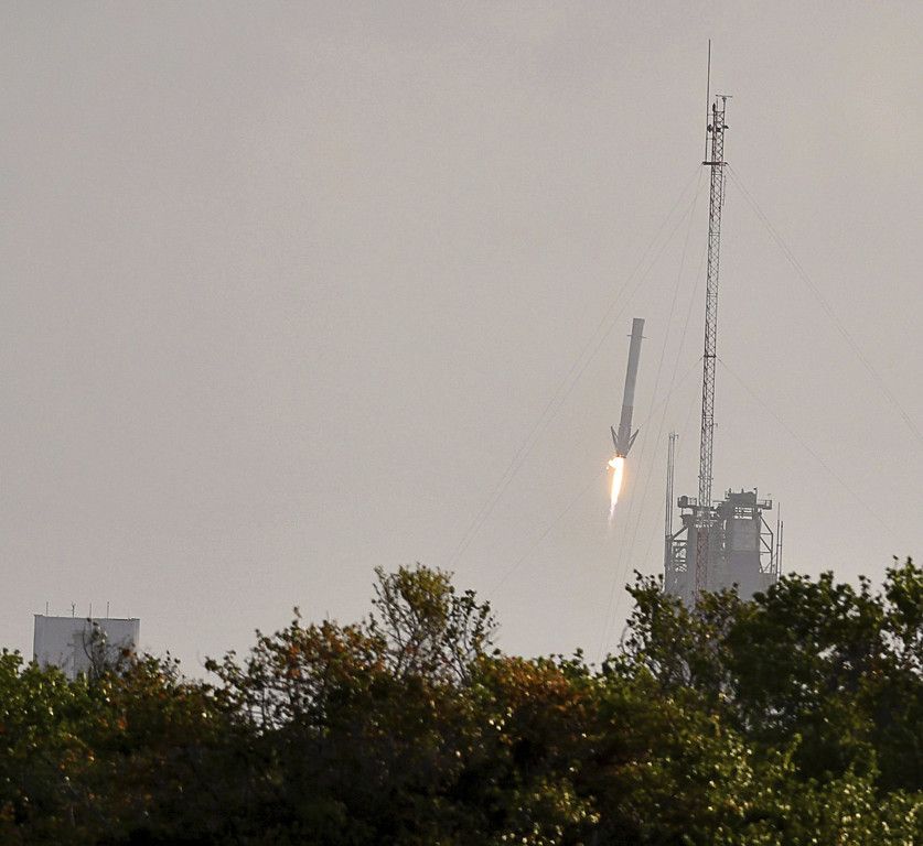 SpaceX_Launch_28797.jpg