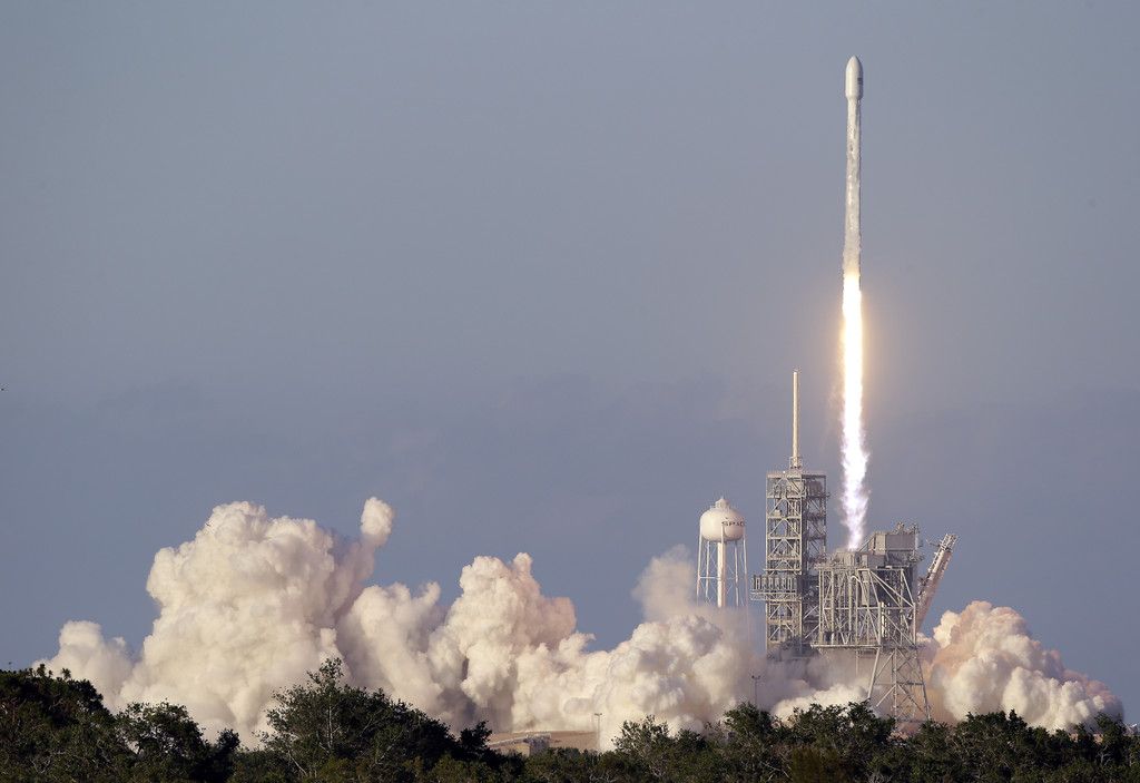 SpaceX_Launch_63355.jpg