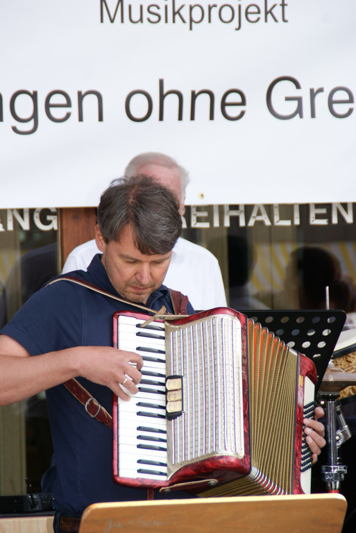 Kurt Fischer beteiligte sich am Singprojekt.JPG