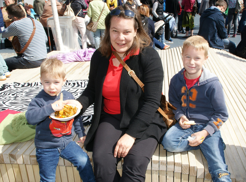 Mirjam mit Gabriel und Pascal.JPG