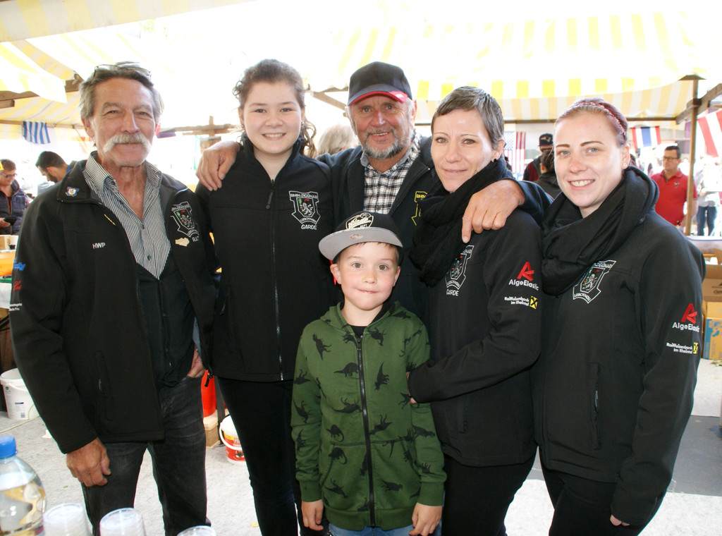 v_li_ Hans-Werner_ Lavinia_ Hrbie_ Tanja_ Chirara_ Mattia - Stand __sterreich.JPG
