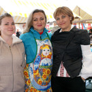 v_li_ Irina_ Olena_ Sophia mit Bortsch aus Russland und der Ukraine.JPG