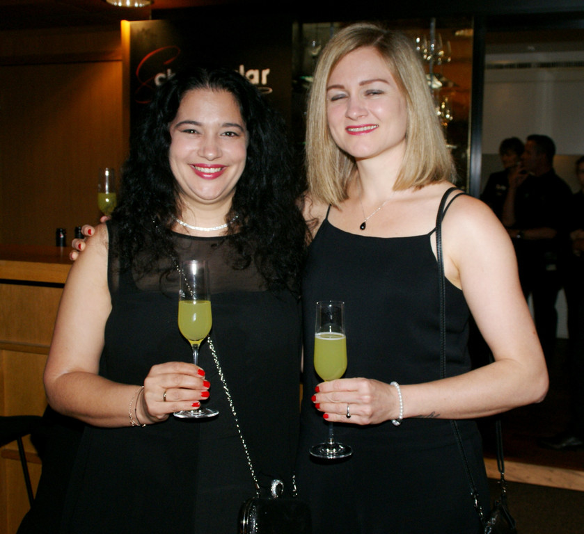 v_li_ Simone Engel_  Olivia Zischg 1.JPG