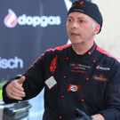 Doppel-Grillweltmeister Adi Matzek bei der Grillshow.jpg