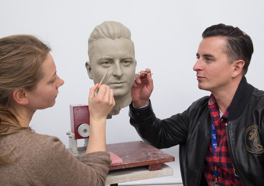 _DSF4849 Andreas Gabalier second sitting 3_5_17 .JPG