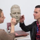 Andreas Gabalier sitzt Modell für Wachsfigur bei Madame Tussauds in Wien