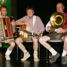 F__r Stimmung sorgte das Karawanken-Trio.JPG