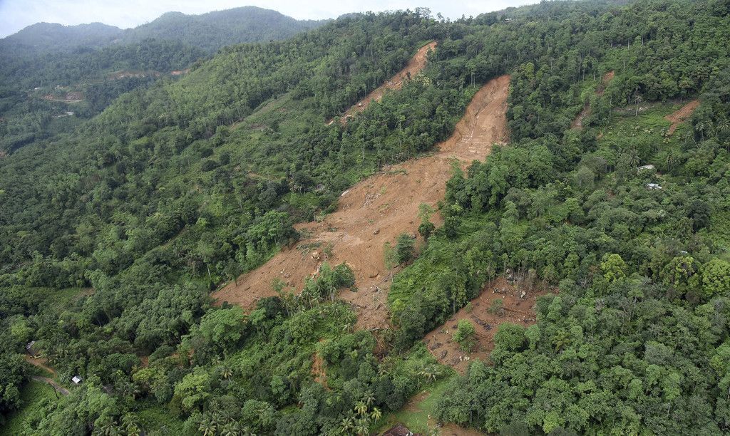 Sri_Lanka_Mudslides_54948.jpg